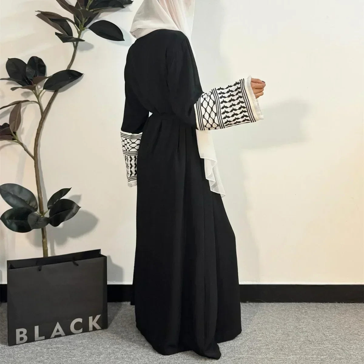 abaya dubai ouverte